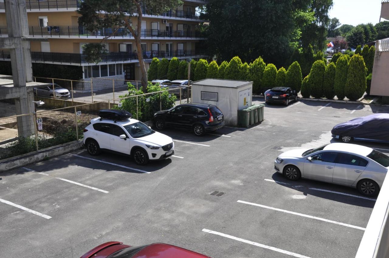 Coral Onix Apartman Neptun Kültér fotó